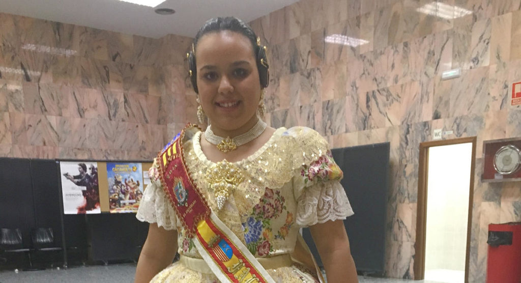 Vestido valenciana S.XIX confeccionado en Albaes